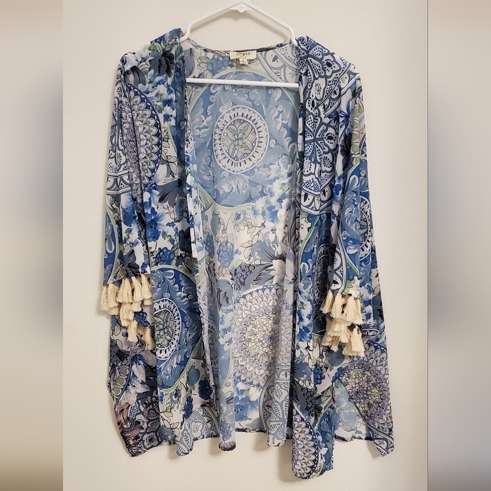 Umgee Boho Blue and Cream Patterned Kimono Cardigan Size Medium Layering Fringe